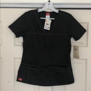 Women’s Dickies scrub top black size xs NWT